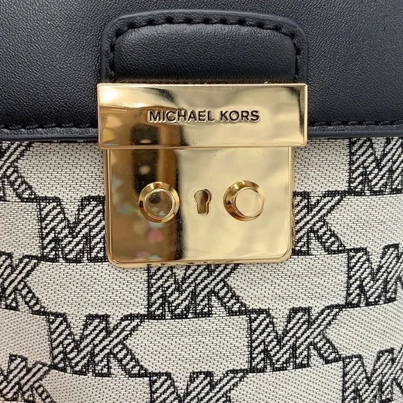 MICHAEL KORS SLOAN EDITOR SMALL NS TOP ZIP FLAP PACKET XBODY BLACK MULTI